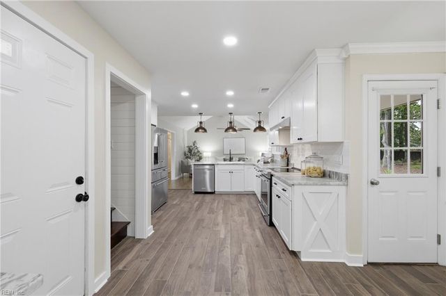 3288 Edinburgh DR, Virginia Beach, VA 23452