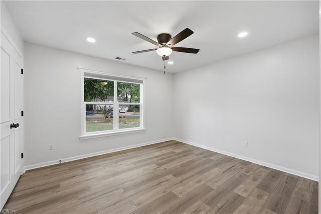 3288 Edinburgh DR, Virginia Beach, VA 23452