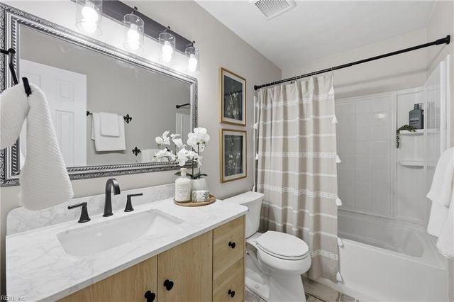 3288 Edinburgh DR, Virginia Beach, VA 23452