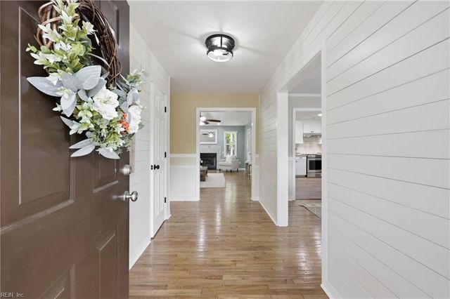 3288 Edinburgh DR, Virginia Beach, VA 23452