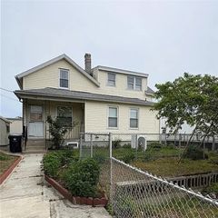 46 Humboldt Avenue, Pawtucket, RI 02860