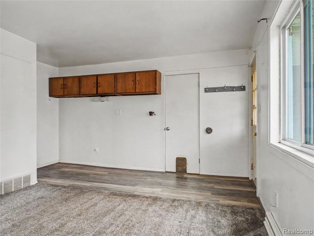 2338 N Bond Street, Saginaw, MI 48602