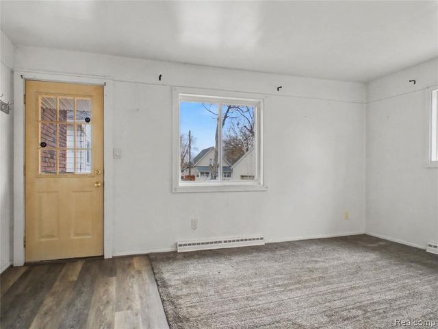 2338 N Bond Street, Saginaw, MI 48602