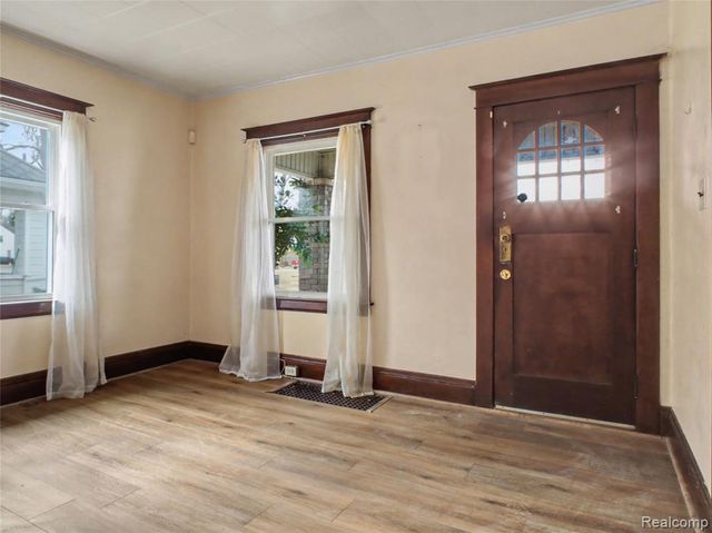 2338 N Bond Street, Saginaw, MI 48602