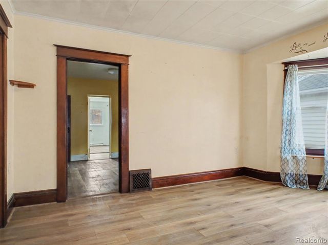 2338 N Bond Street, Saginaw, MI 48602