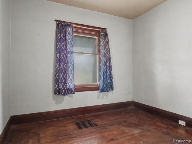 2338 N Bond Street, Saginaw, MI 48602