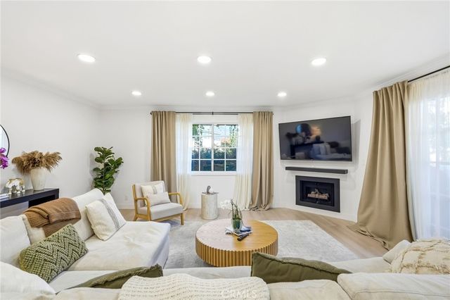333 W Alameda 201, Burbank, CA 91506