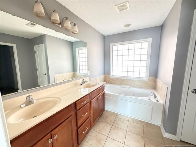 3400 Stoneclave Place, Fayetteville, NC 28304