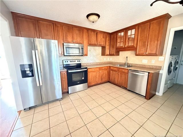 3400 Stoneclave Place, Fayetteville, NC 28304