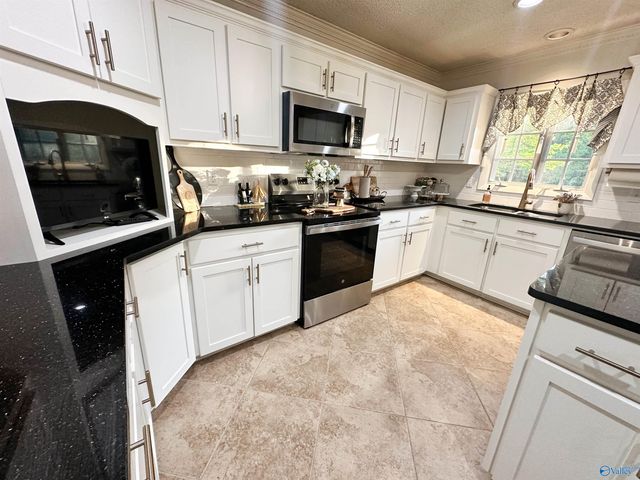 404 4th Avenue, Glencoe, AL 35905