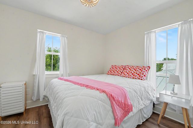 215 E 2nd Street, 30, Pass Christian, MS 39571
