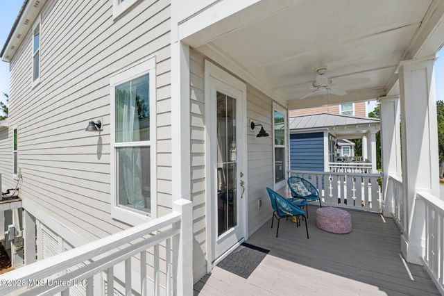 215 E 2nd Street, 30, Pass Christian, MS 39571