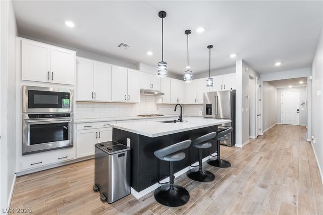 8663 Bench Street, Las Vegas, NV 89139