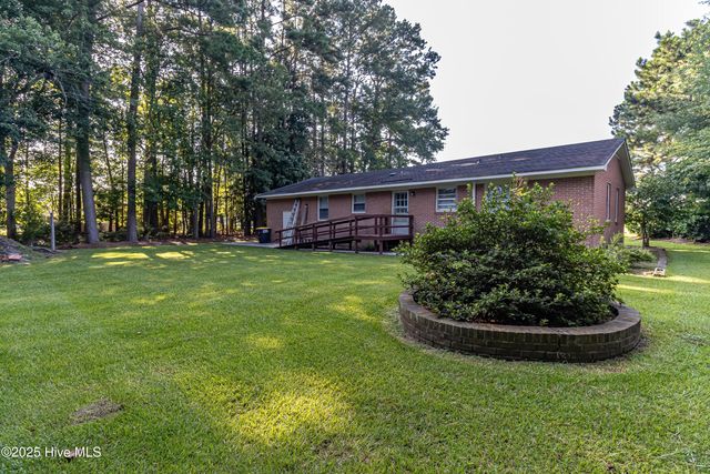 1970 Hullwood Drive, Kinston, NC 28504