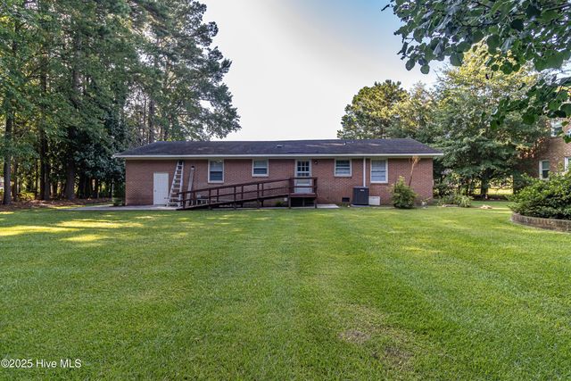 1970 Hullwood Drive, Kinston, NC 28504