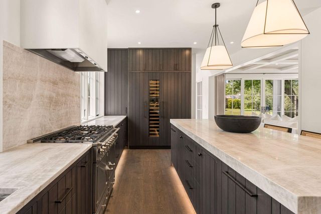 5945 Saint Johns Avenue, Edina, MN 55424