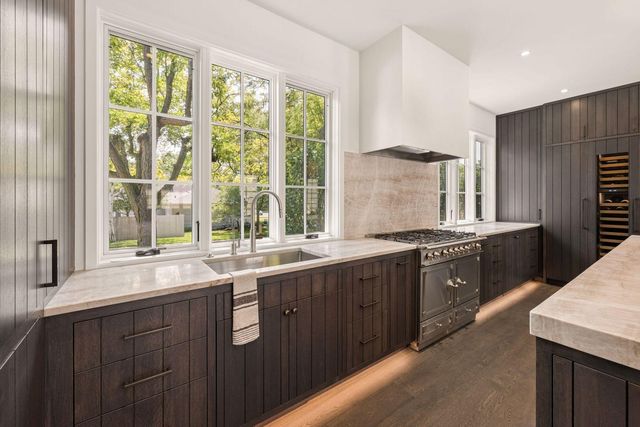 5945 Saint Johns Avenue, Edina, MN 55424