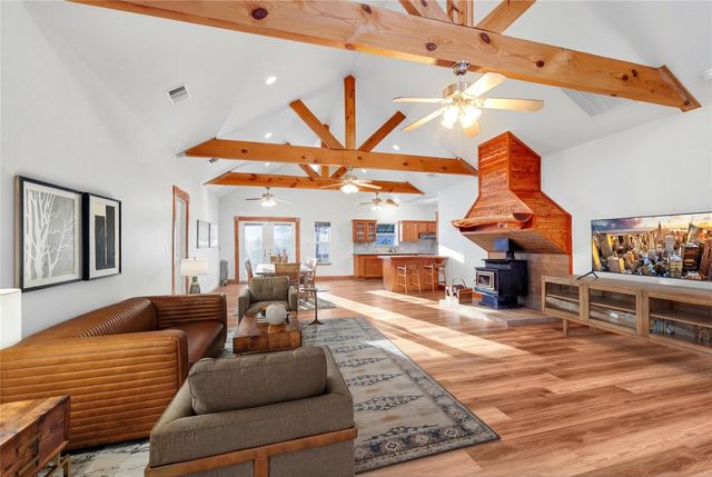 117 County Road 407, Spicewood, TX 78669