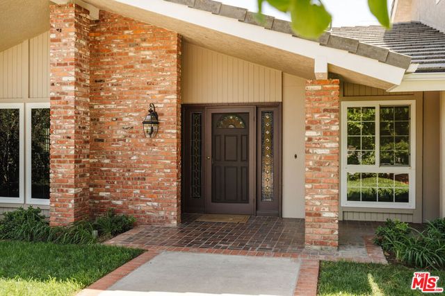280 Cummings Road, Santa Paula, CA 93060