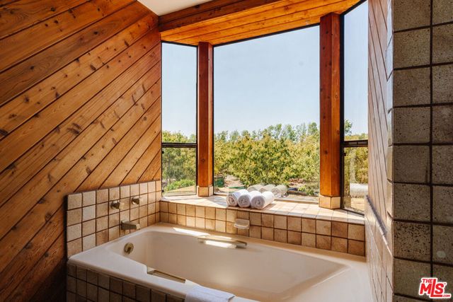 280 Cummings Road, Santa Paula, CA 93060