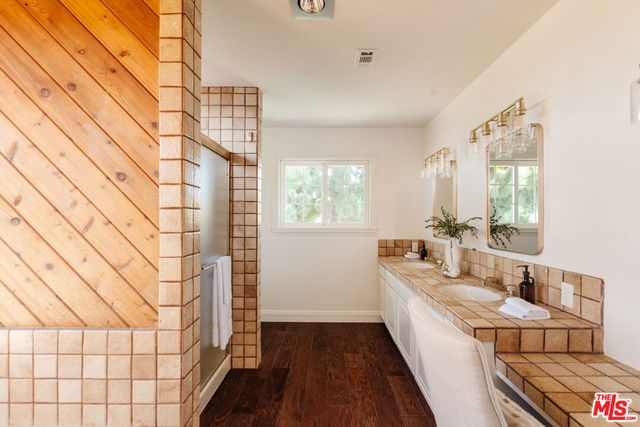 280 Cummings Road, Santa Paula, CA 93060