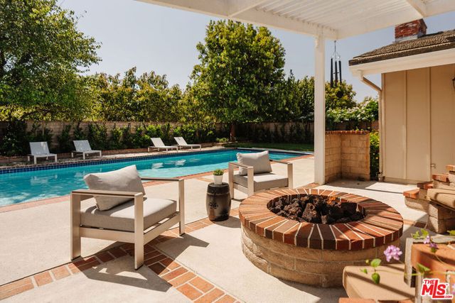 280 Cummings Road, Santa Paula, CA 93060