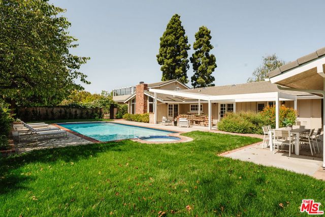280 Cummings Road, Santa Paula, CA 93060