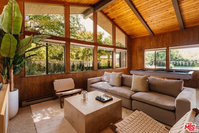 280 Cummings Road, Santa Paula, CA 93060