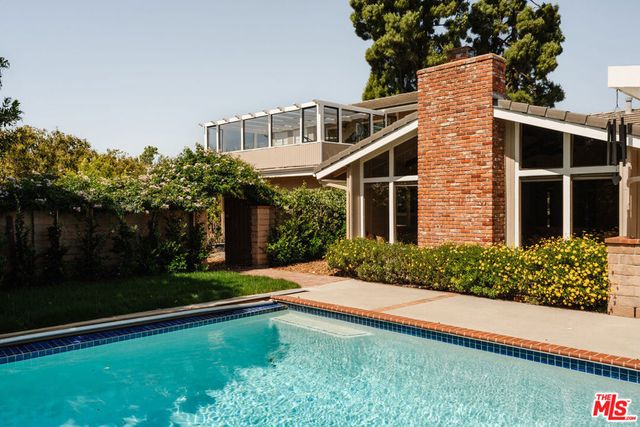 280 Cummings Road, Santa Paula, CA 93060