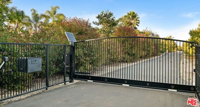 280 Cummings Road, Santa Paula, CA 93060