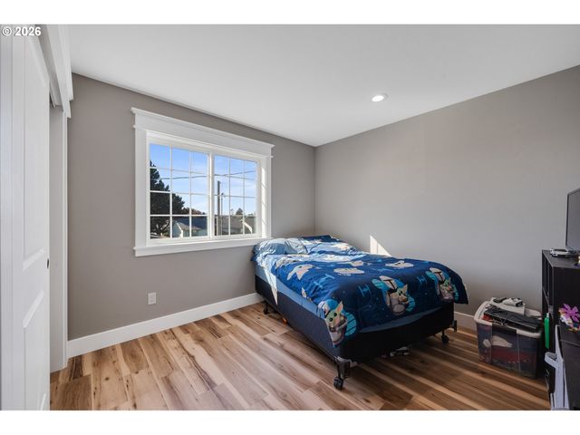 4004 12TH St, Tillamook, OR 97141