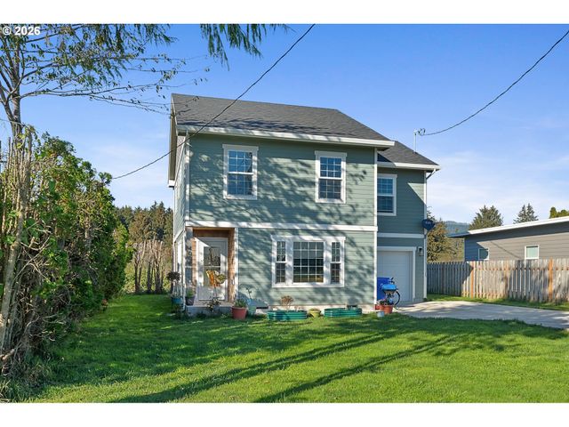 4004 12TH St, Tillamook, OR 97141
