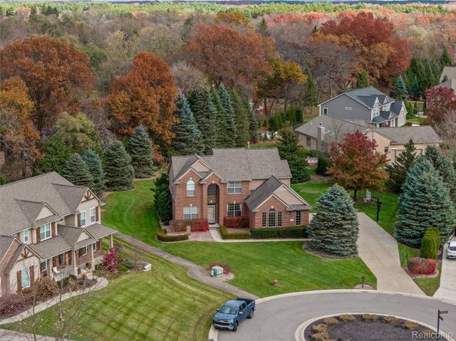 297 Gleneagles, Highland Charter Township, MI 48357
