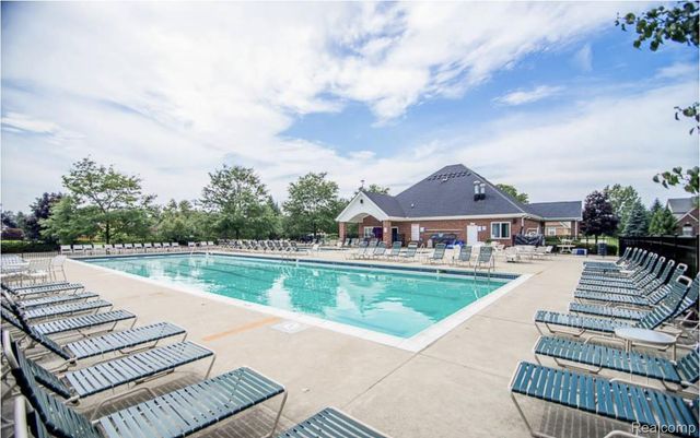 297 Gleneagles, Highland Charter Township, MI 48357