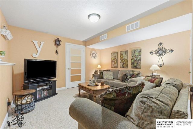 1711 Jennings Avenue, Council Bluffs, IA 51503