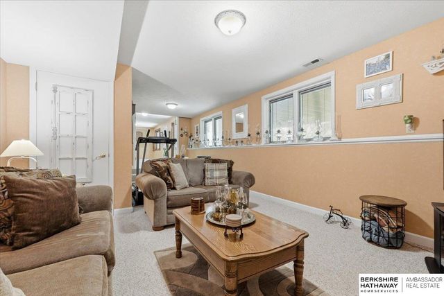 1711 Jennings Avenue, Council Bluffs, IA 51503