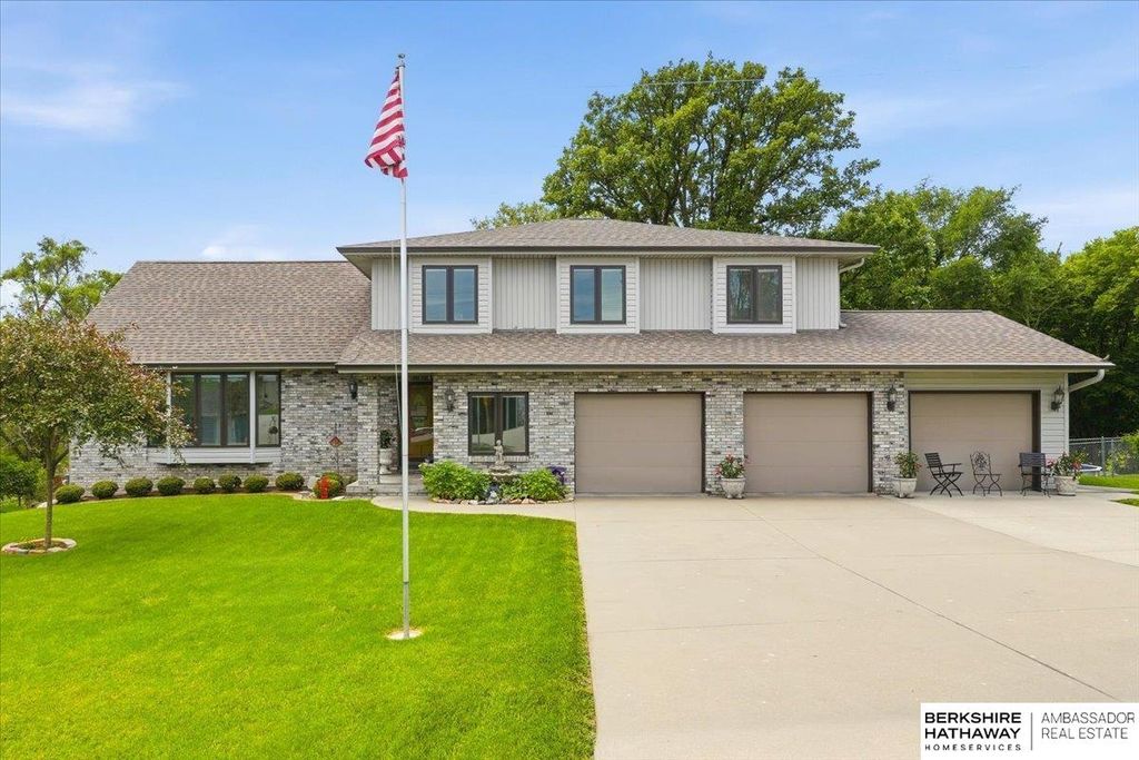 1711 Jennings Avenue, Council Bluffs, IA 51503