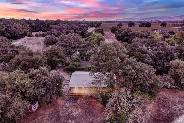 677 Petaluma Ave, Sonoma, CA 95476