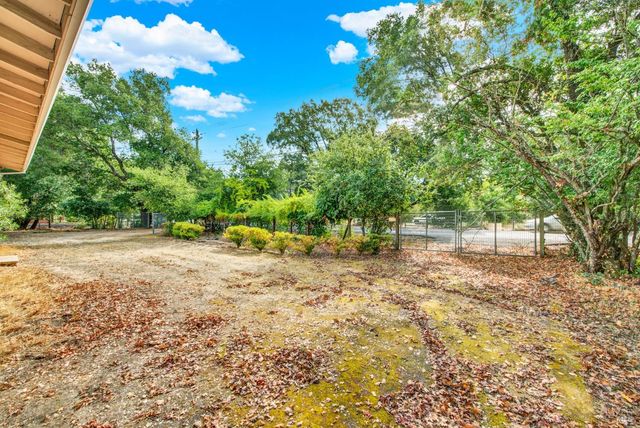 677 Petaluma Ave, Sonoma, CA 95476