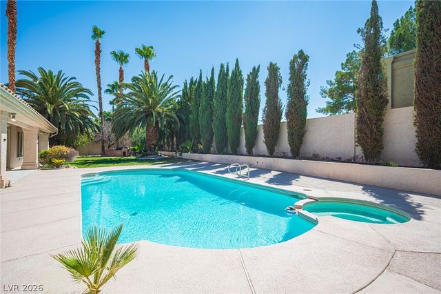 2855 Mountain Mist Court, Las Vegas, NV 89117