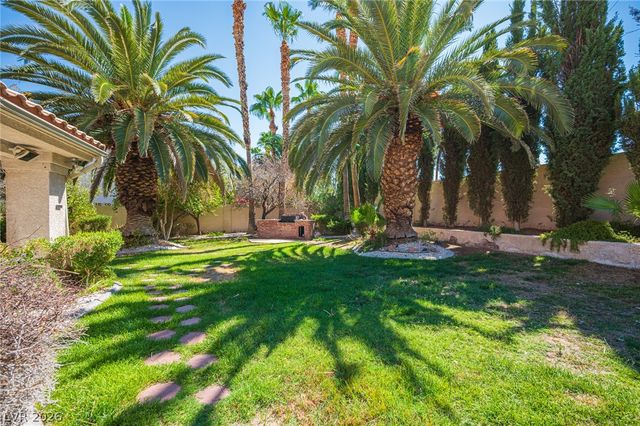 2855 Mountain Mist Court, Las Vegas, NV 89117