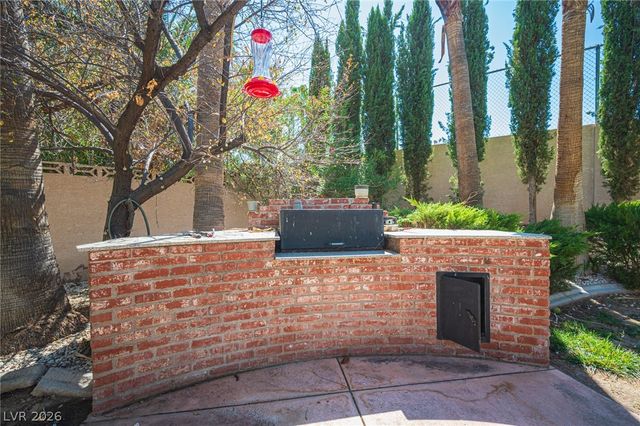 2855 Mountain Mist Court, Las Vegas, NV 89117