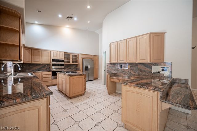 2855 Mountain Mist Court, Las Vegas, NV 89117