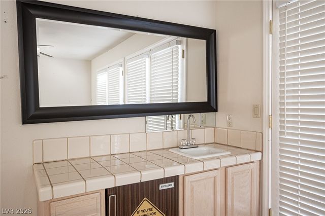 2855 Mountain Mist Court, Las Vegas, NV 89117