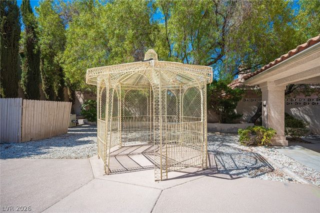 2855 Mountain Mist Court, Las Vegas, NV 89117