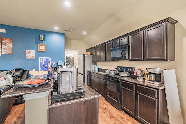 9133 Saint Barts Road, Fort Worth, TX 76123
