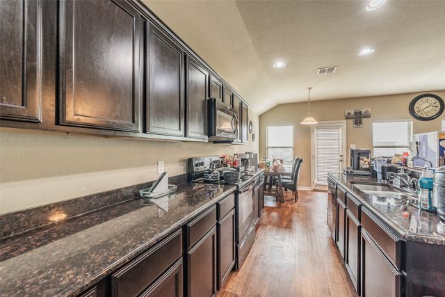 9133 Saint Barts Road, Fort Worth, TX 76123