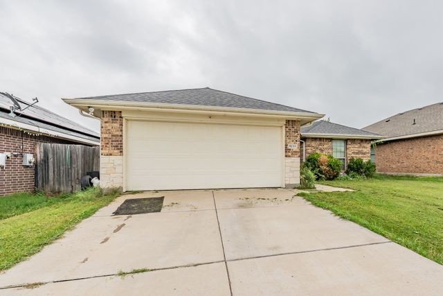 9133 Saint Barts Road, Fort Worth, TX 76123