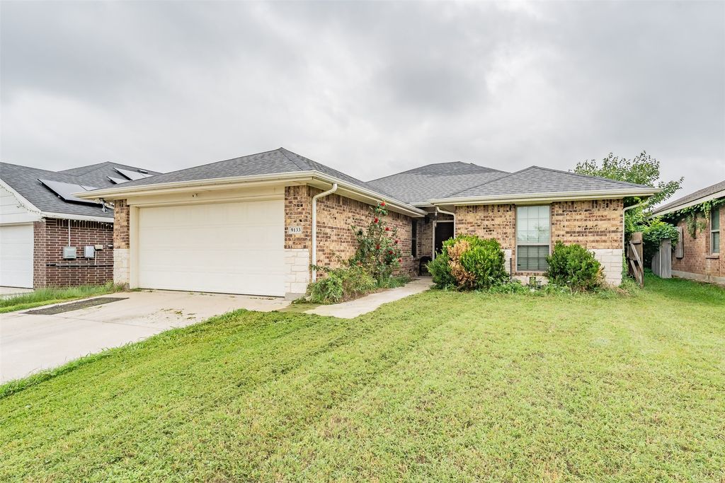 9133 Saint Barts Road, Fort Worth, TX 76123