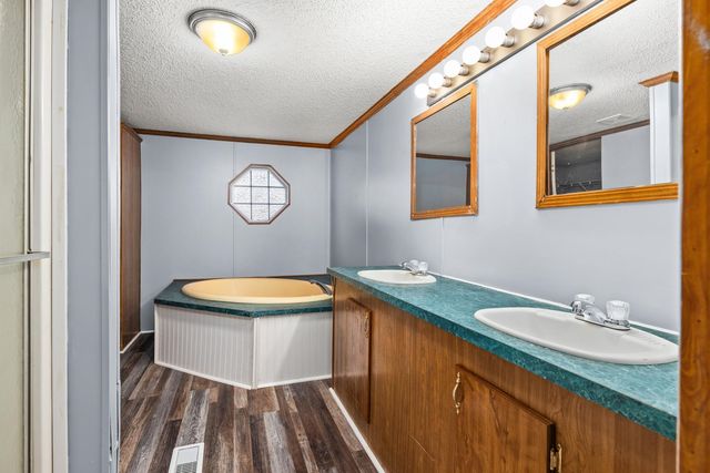 806 DOGWOOD LN, Brighton, TN 38011